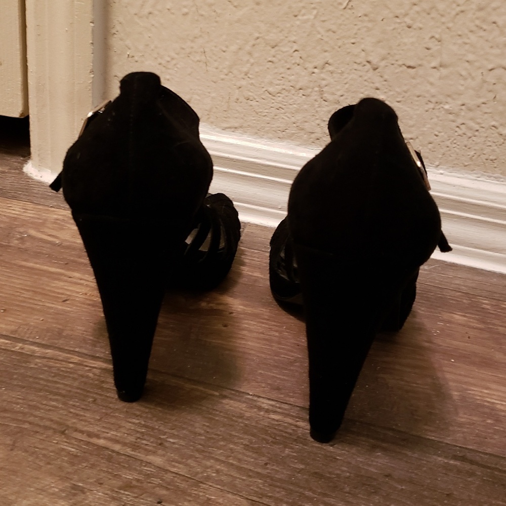 BCBGirls black open toe heels - Picture 3 of 4